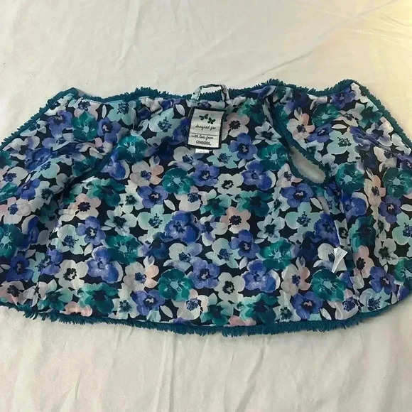 Gymboree - faux Fur vest. Size 2T - Picture 3 of 4